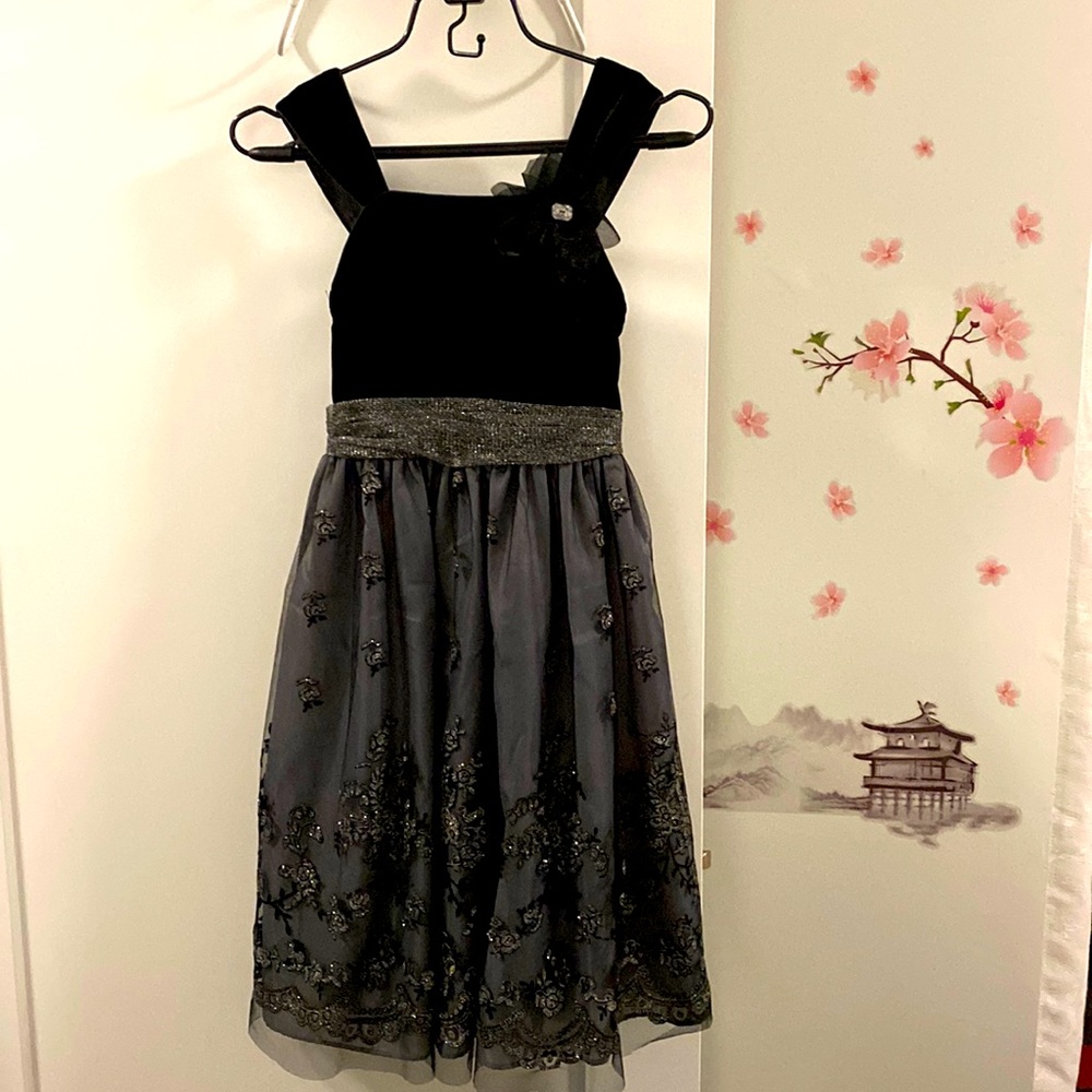 Almost new, Clementine dress, girl 14, best price, detailed elegance! Pretty!